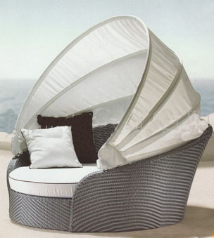 Round rattan bed