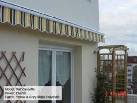 Electric half cassette awning